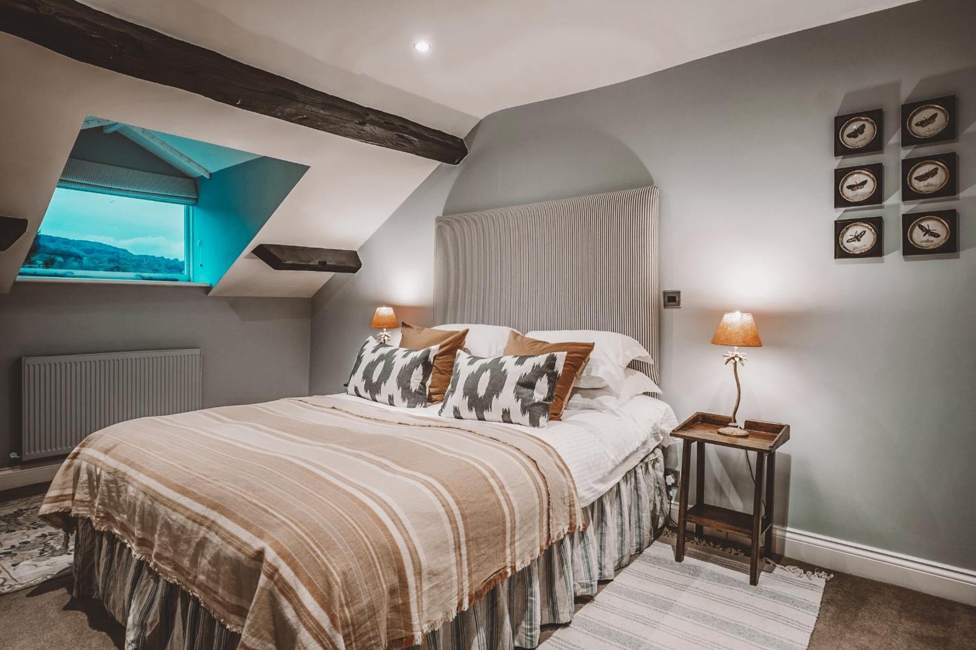 The Hare & Hounds Inn Bowland Bridge Εξωτερικό φωτογραφία