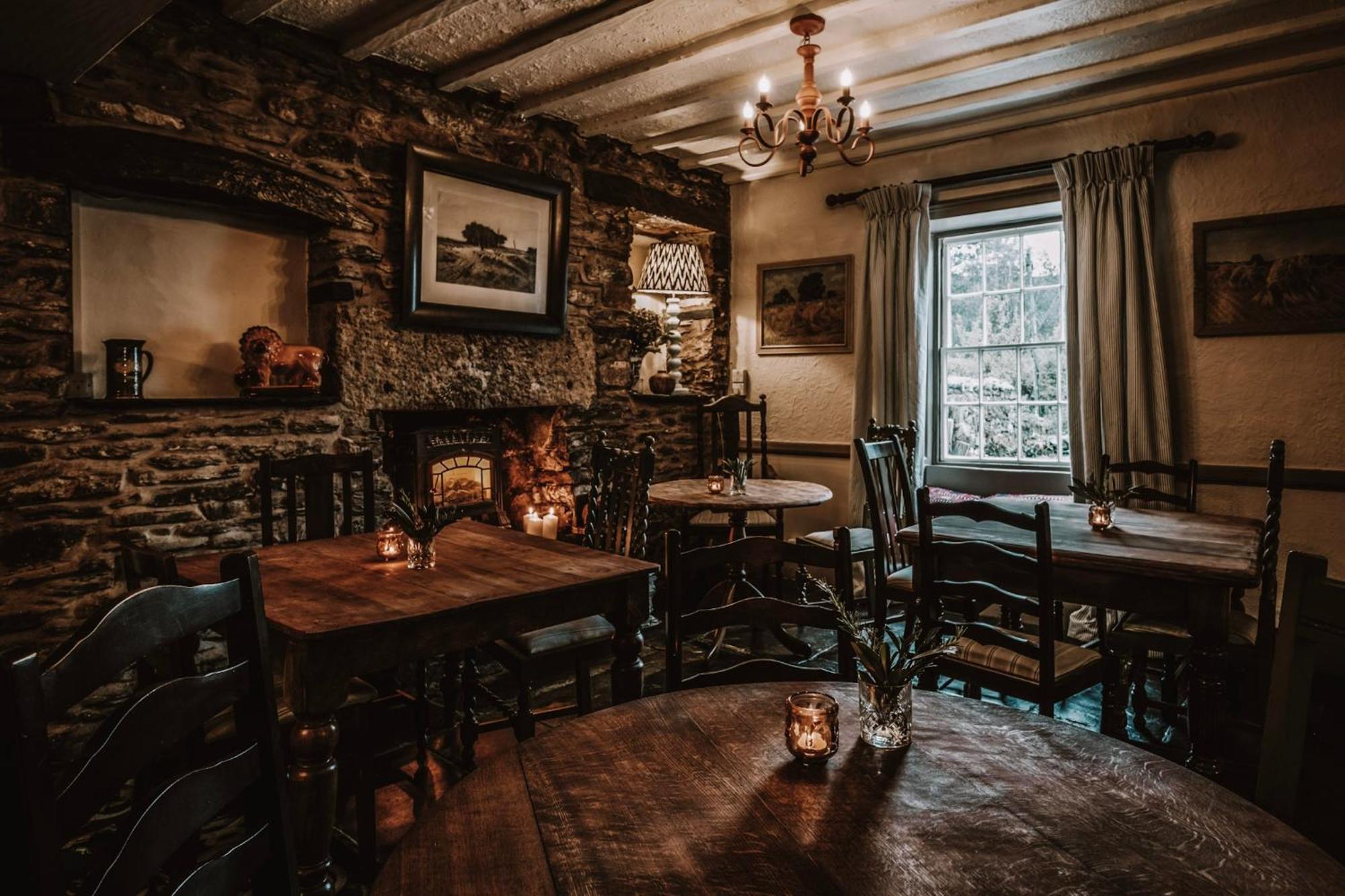 The Hare & Hounds Inn Bowland Bridge Εξωτερικό φωτογραφία