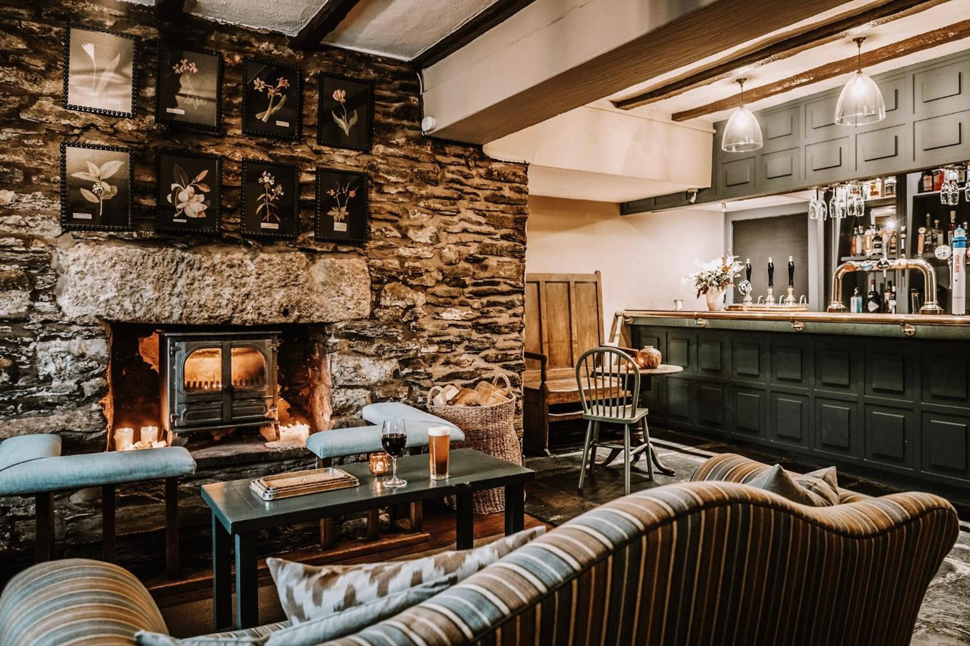 The Hare & Hounds Inn Bowland Bridge Εξωτερικό φωτογραφία